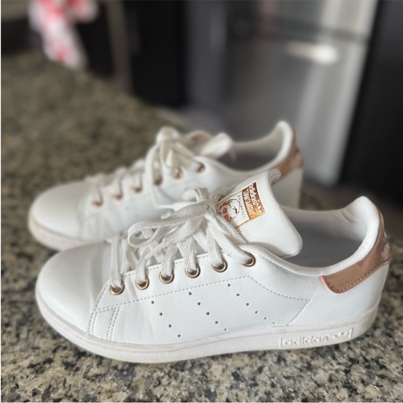 Adidas Women's White Sneakers with Gold Highlights - Picture 1 of 3